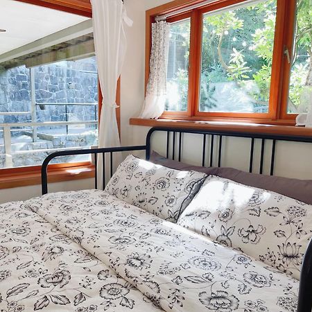 66 Creek Garden House Villa West Vancouver Esterno foto